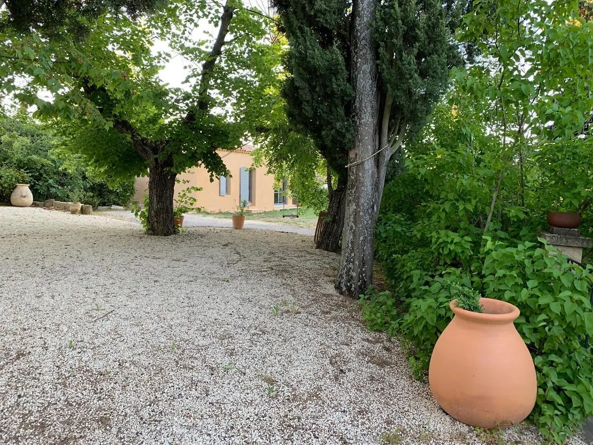 Couette-café le Mas des Pignes -adults only Aix-en-Provence France
