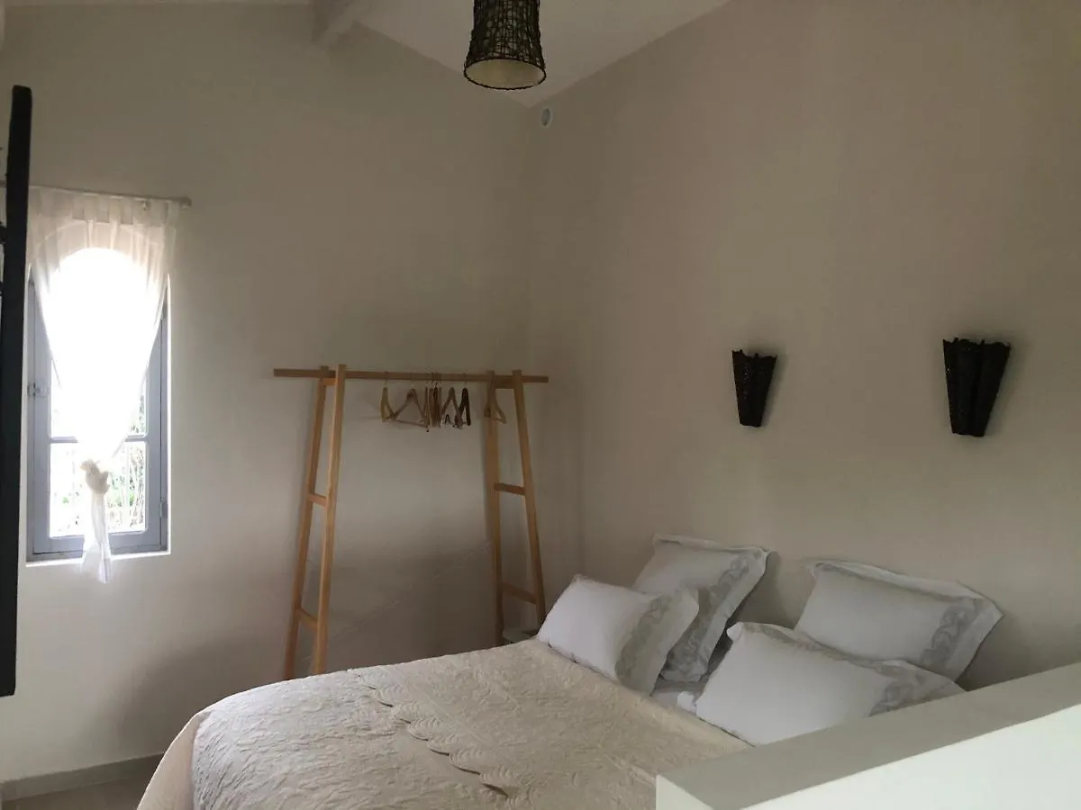 Couette-café le Mas des Pignes -adults only Aix-en-Provence